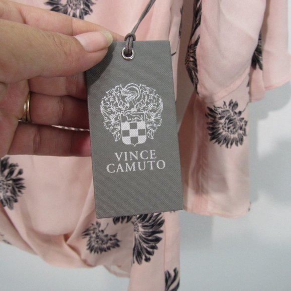 HOST PICK! Vince Cumuto women's pink floral twist top - Picture 10 of 13